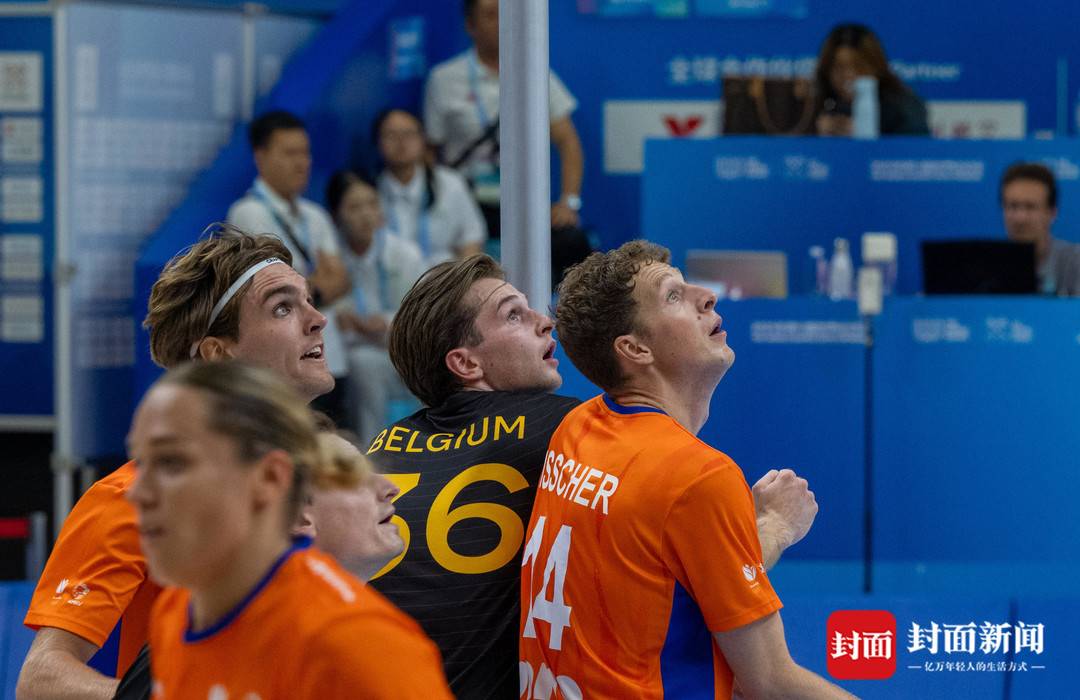 室内荷球混, 荷兰队夺世