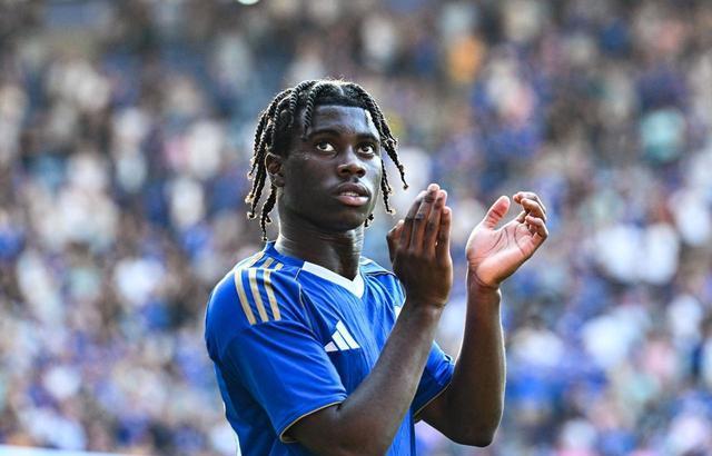 英超前冠军, 城队做客击, 遭低级别球