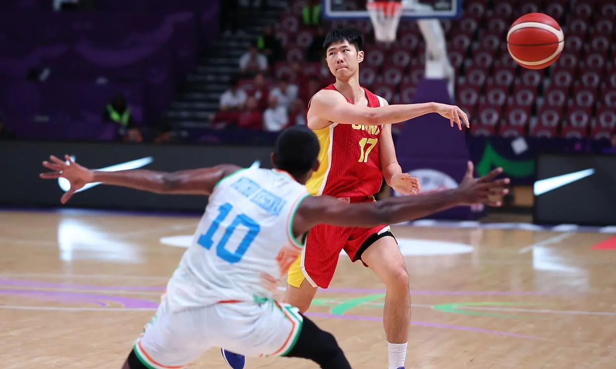 时间里把篮, 雷蒙在国家